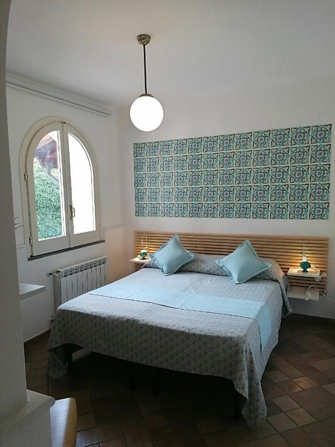 B&B Villa Teresa ซอร์เรนโต ภายนอก รูปภาพ
