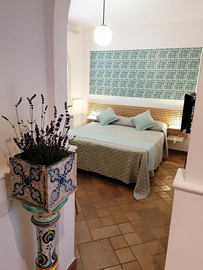 B&B Villa Teresa ซอร์เรนโต ภายนอก รูปภาพ