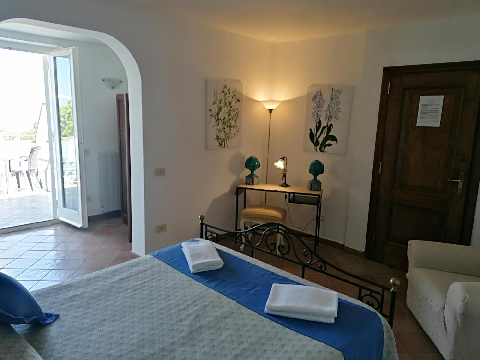 B&B Villa Teresa ซอร์เรนโต ภายนอก รูปภาพ