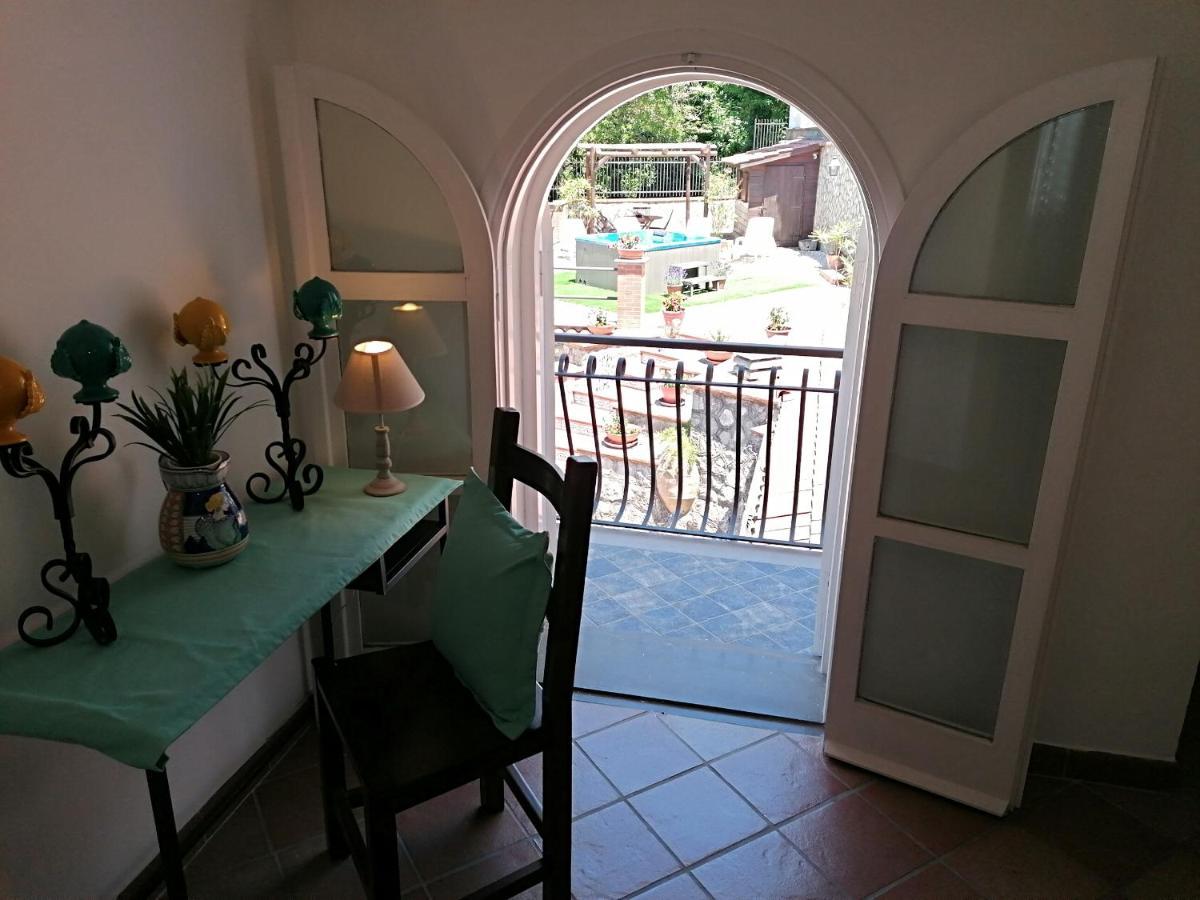 B&B Villa Teresa ซอร์เรนโต ภายนอก รูปภาพ